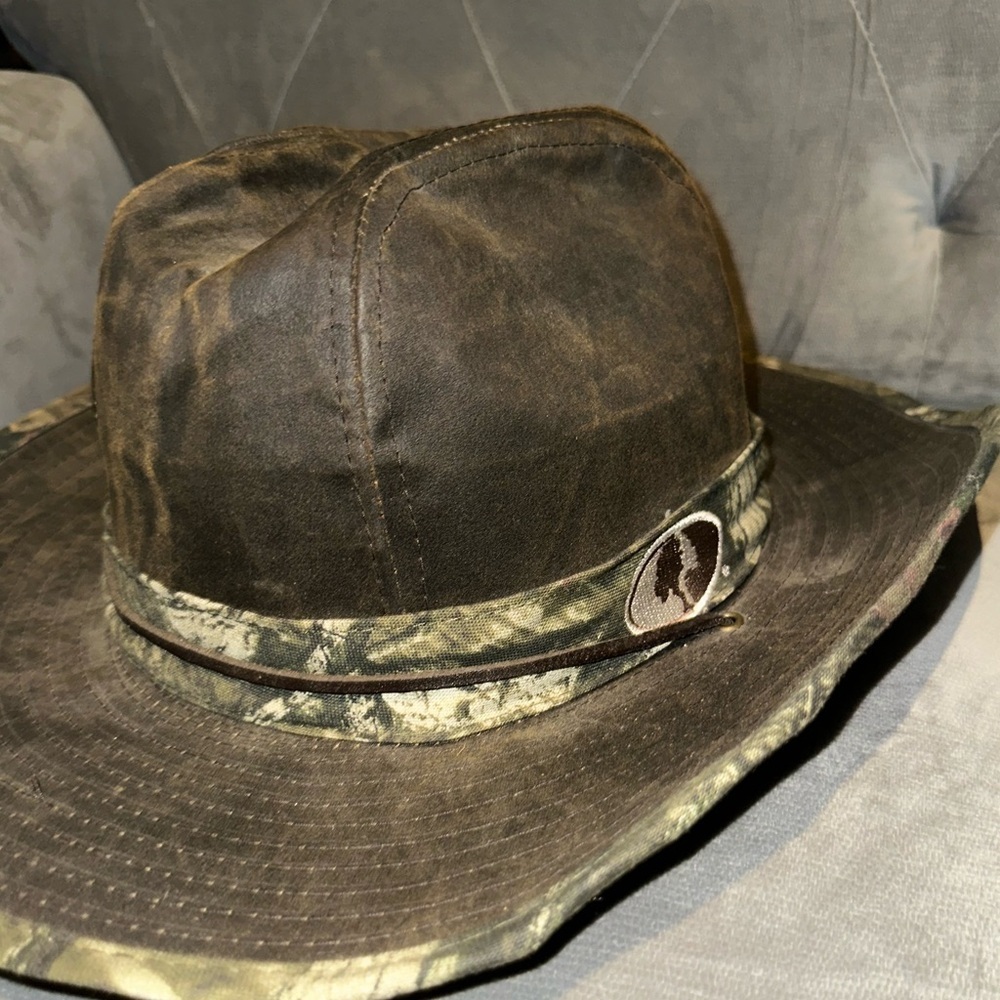 Signatures Mossy Oak Brown Wide Brim Hat Camouflage Band Size Small/ Medium